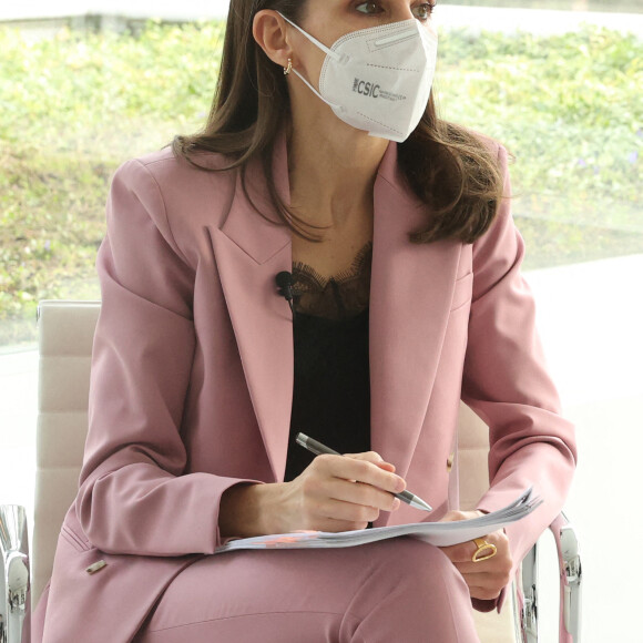 La reine Letizia d'Espagne durant la cérémonie de proclamation des Prix FPdGi des arts et de la littérature 2021 au palais de la Zarzuela à Madrid, Espagne, le 4 mars 2021.