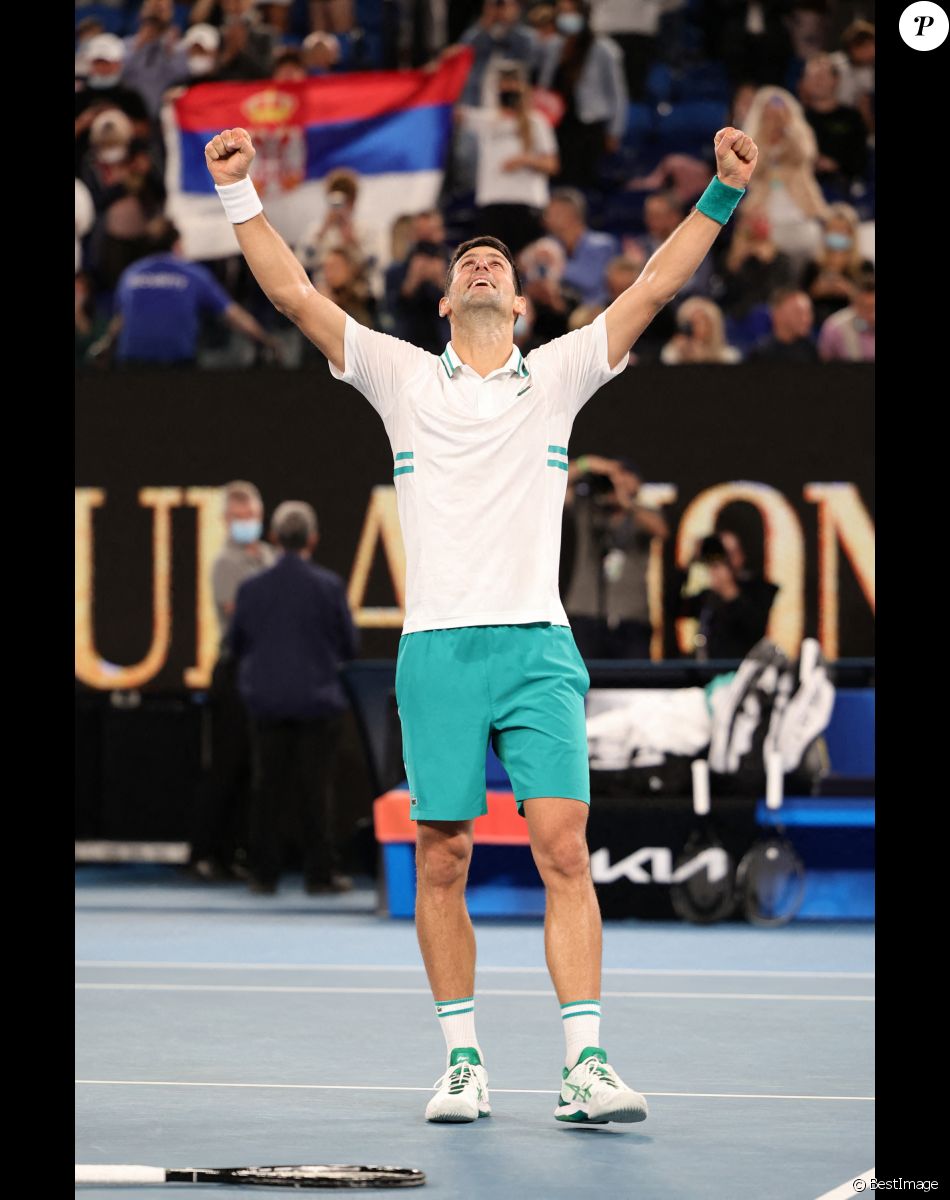 Novak Djokovic remporte l'Open d'Australie, en dominant, 7-5, 6-2, 6-2, le russe Daniil Medvedev en finale, à Melbourne, Australie, le 21 février 2021. © CSM/Zuma Press/Bestimage