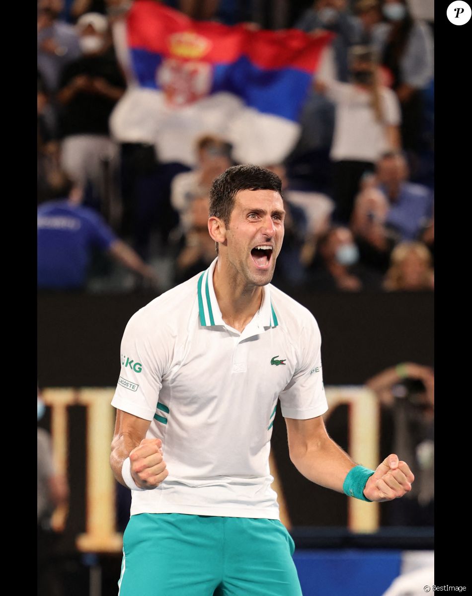 Novak Djokovic remporte l'Open d'Australie, en dominant, 7-5, 6-2, 6-2, le russe Daniil Medvedev en finale, à Melbourne, Australie, le 21 février 2021. © CSM/Zuma Press/Bestimage