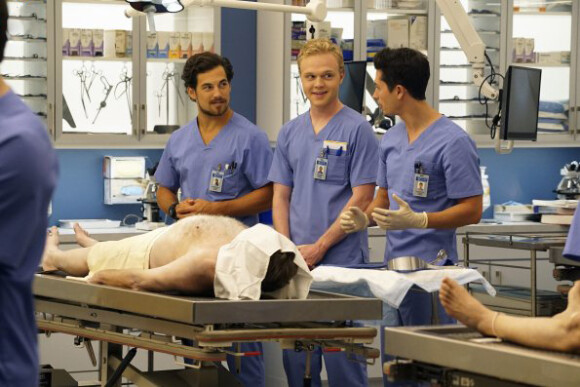 Giacomo Gianniotti, Joe Adler et Joe Dinicol dans Grey's Anatomy.