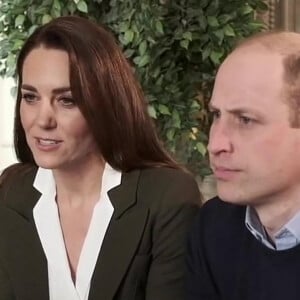 Le prince William, duc de Cambridge, et Catherine Kate Middleton, duchesse de Cambridge, s'adressent à des malades qui vont recevoir le vaccin contre le coronavirus (COVID-19).Février 2021