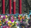 Les Anglais déposent des fleurs en hommage à Sarah Everard dans le parc Clapham Common à Londres le 12 mars 2021.