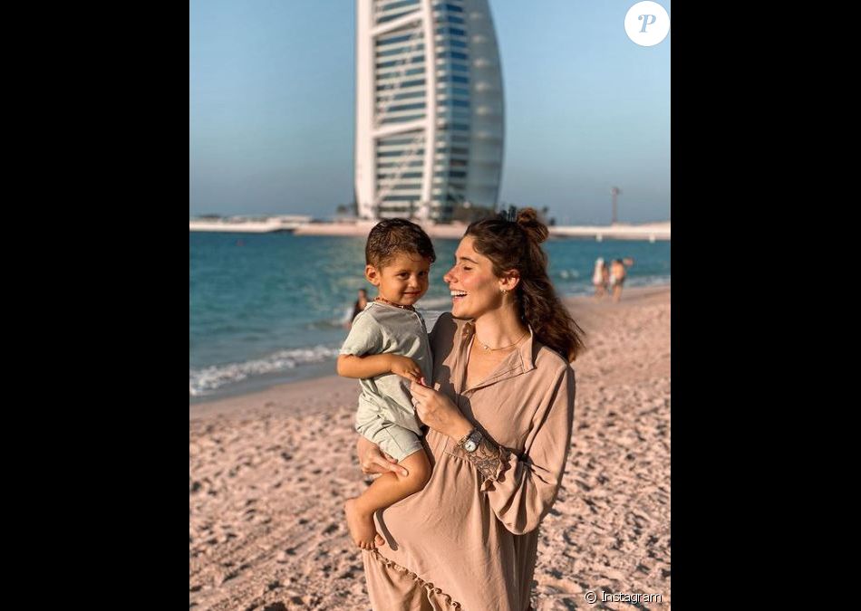 Jesta Hillmann avec son fils Juliann à Dubaï