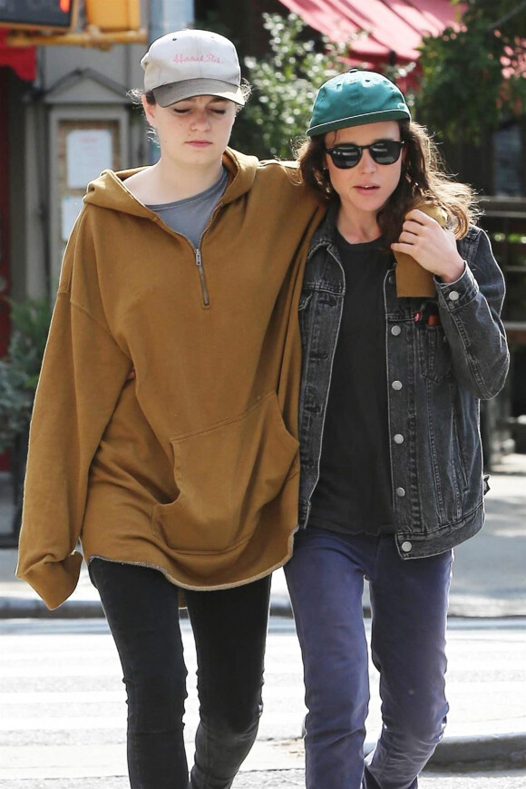 Elliot Page et sa compagne Emma Portner quittent leur hôtel, The Bowery Hotel, à New York. Le 12 septembre 2017