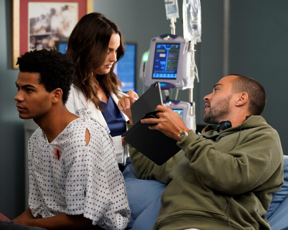 Jesse Williams sur le tournage de Grey's Anatomy.