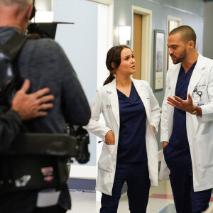 Jesse Williams sur le tournage de Grey's Anatomy.