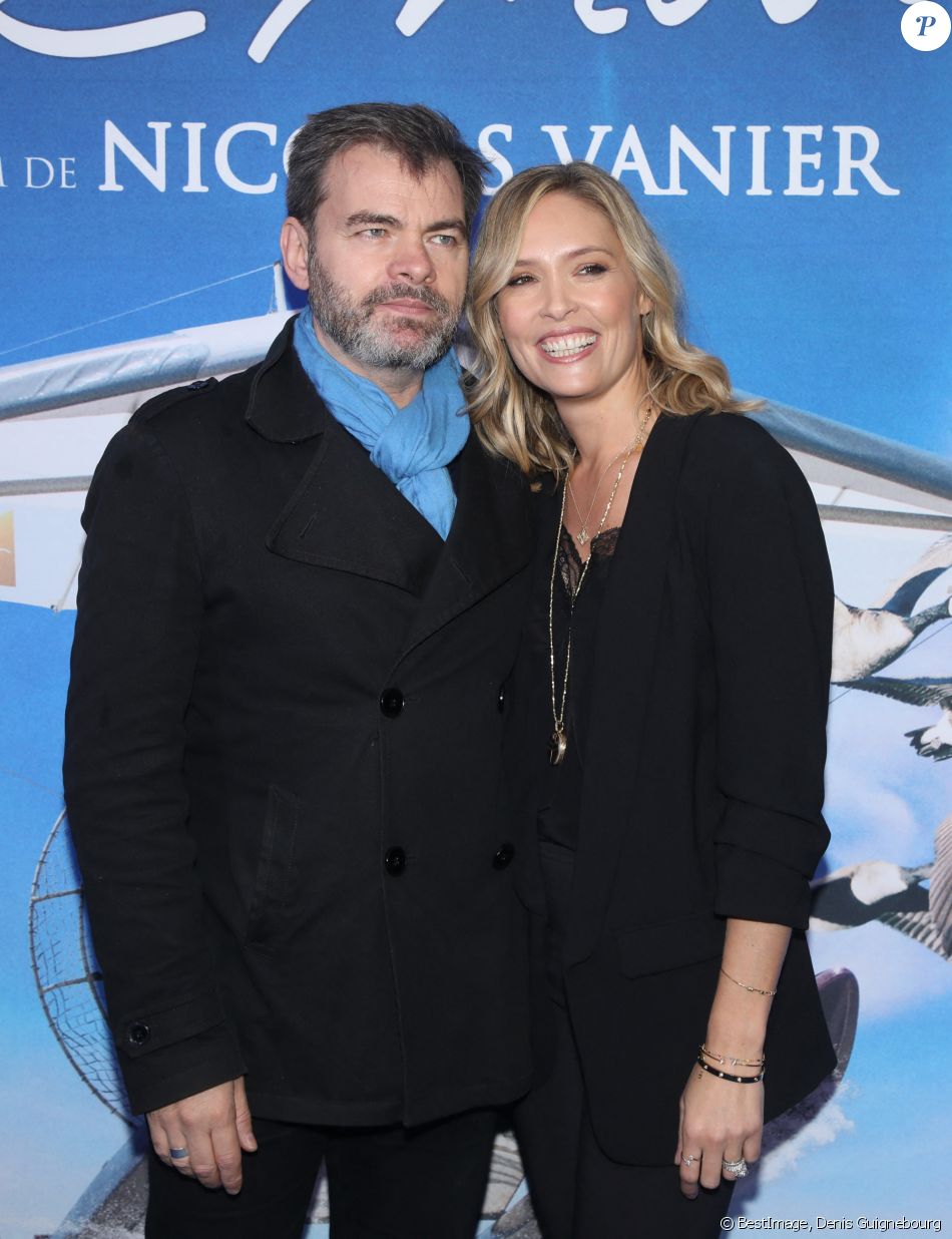 Clovis Cornillac et sa compagne Lilou Fogli - Avant-première du film "Donne-moi des Ailes" au cinéma UGC Normandie à Paris, le 6 octobre 2019. © Denis Guignebourg/Bestimage