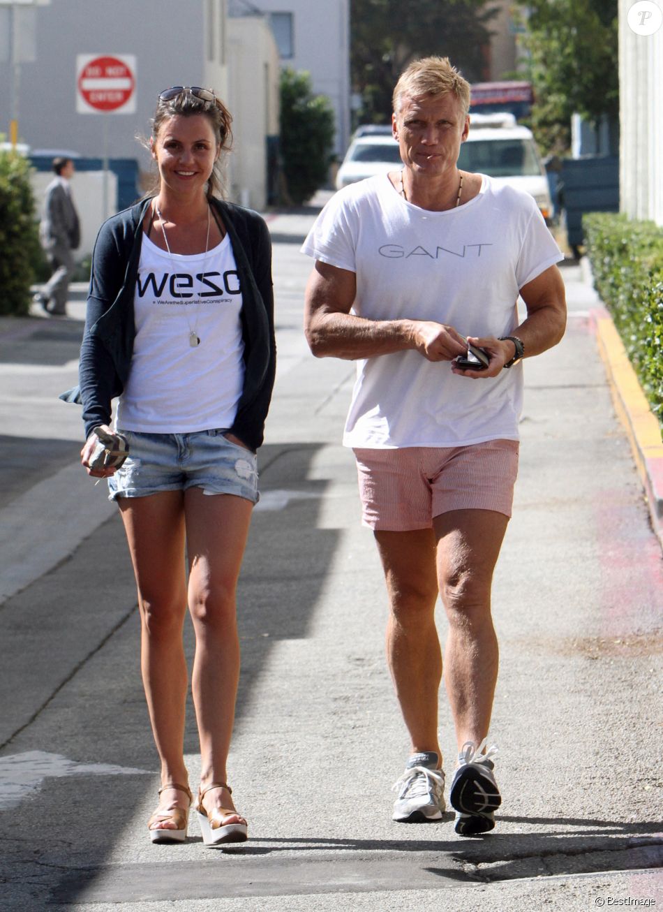 Dolph Lundgren et une amie à Beverly Hills.