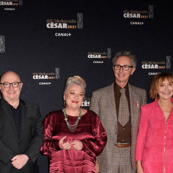 Christian Clavier, Michel Blanc, Josiane Balasko, Thierry Lhermitte, Marie-Anne Chazel, Gerard Jugnot et Bruno Moynot lors de la 46e cérémonie des César à l'Olympia à Paris © David Niviere / Pool / Bestimage 