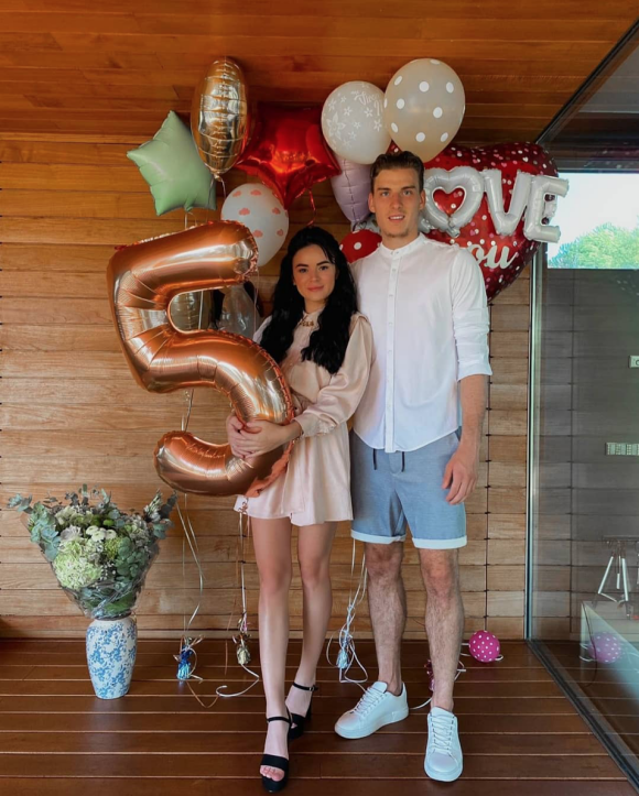 Andrey Lunin et son épouse Anastasiia fêtent leurs 5 ans de relation. Septembre 2020.