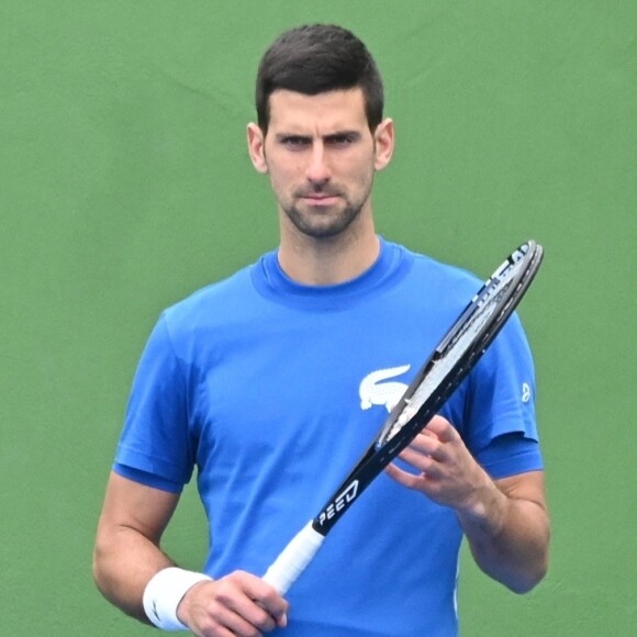 Novak Djokovic s'entraine à Marbella le 11 janvier 2021.