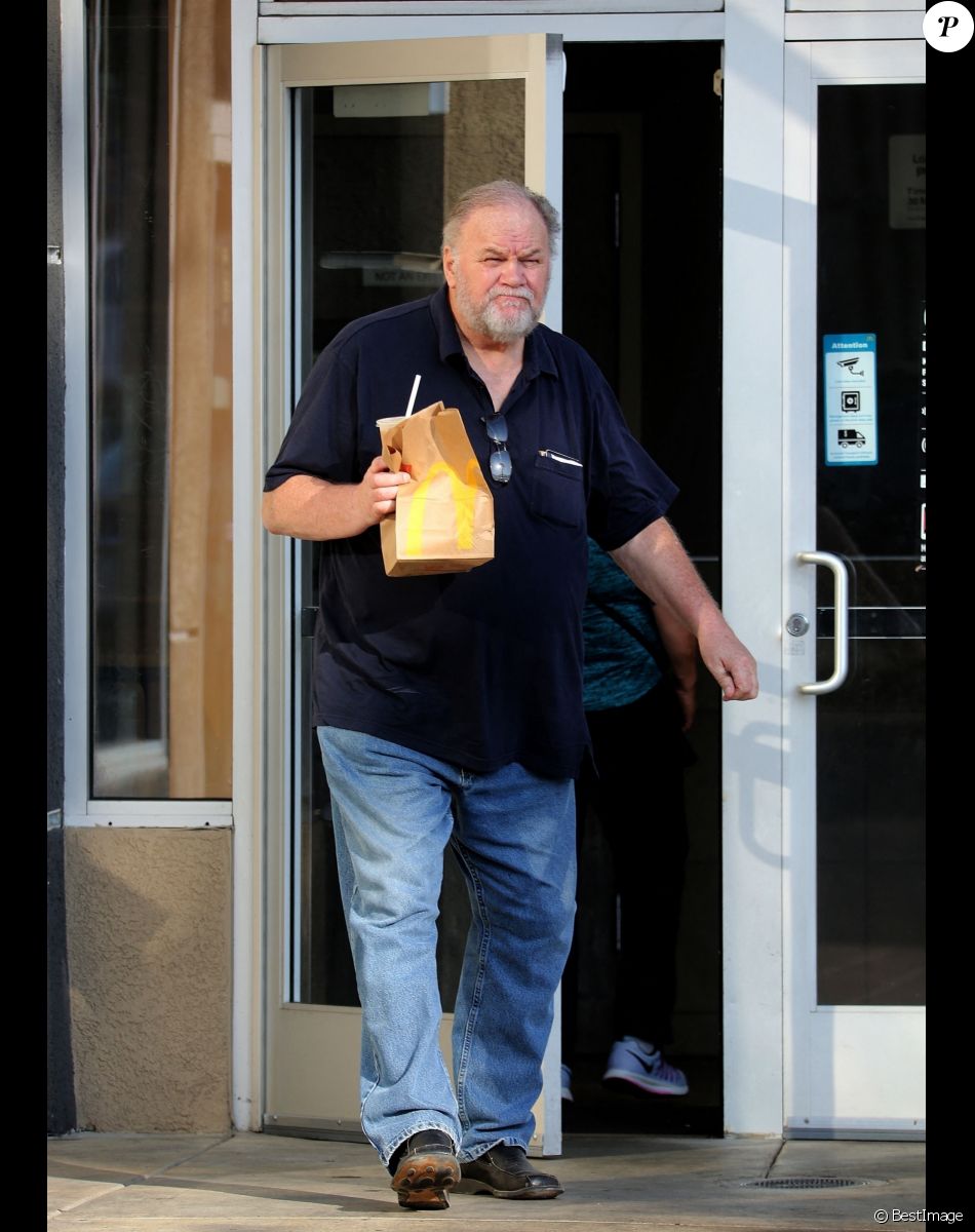 Exclusif - Tom Markle a été aperçu en train de faire des courses à Los Angeles. Le père de la duchesse de Sussex a récemment donné une interview au média britannique The Sun dans laquelle il affirme que sa fille est malheureuse aux côtés de la famille royale. Le 18 juillet 2018.