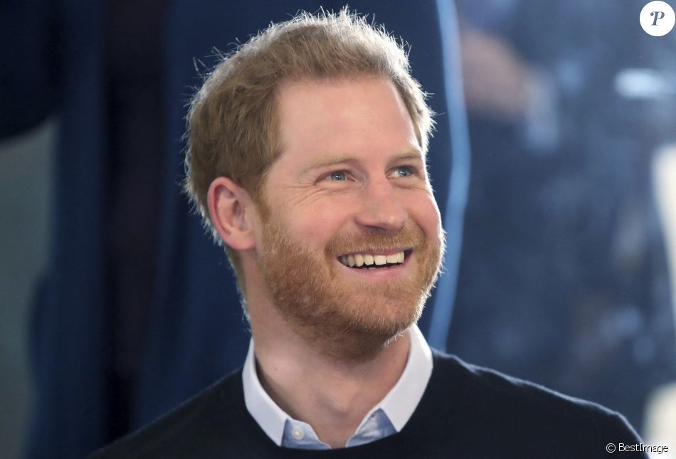 Le prince Harry, duc de Sussex, a rencontré les membres et les volontaires du centre "Streatham Youth and Community Trust's John Corfield" à Londres. Le 19 février 2019