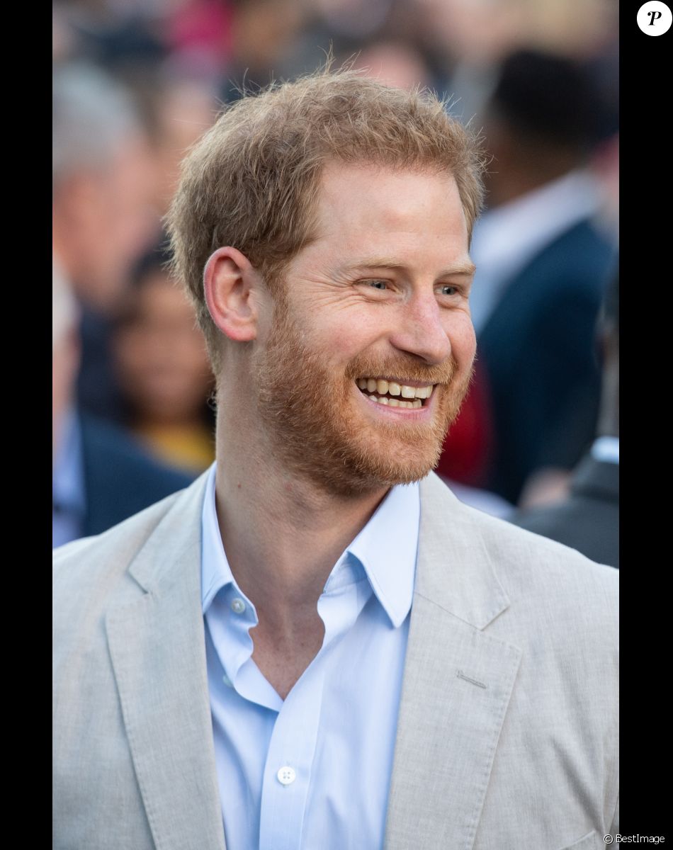 Le prince Harry, duc de Sussex se rend à la résidence de l'ambassadeur pour une réception à Cape Town, au 2 ème jour de sa visite en Afrique du Sud le 24 septembre 2019.