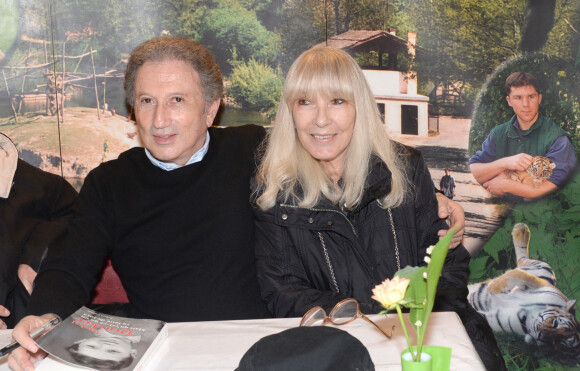 Exclusif - Michel Drucker et sa femme Dany Saval au refuge de l'Arche à Château-Gontier à l'occasion du deuxième week-end de la protection animale le 1er mai 2015.