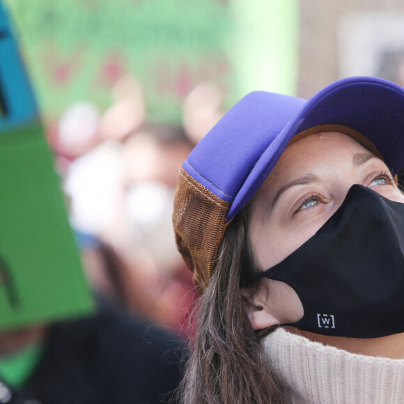 Marion Cotillard - Marche pour le climat, de la place de l'Opéra à la place de la République à Paris. Le 28 mars 2021. © Panoramic / Bestimage