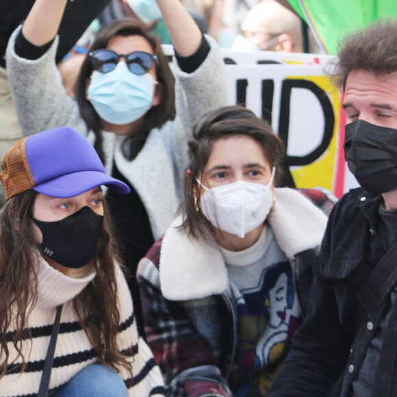 Marion Cotillard - Marche pour le climat, de la place de l'Opéra à la place de la République à Paris. Le 28 mars 2021. © Panoramic / Bestimage