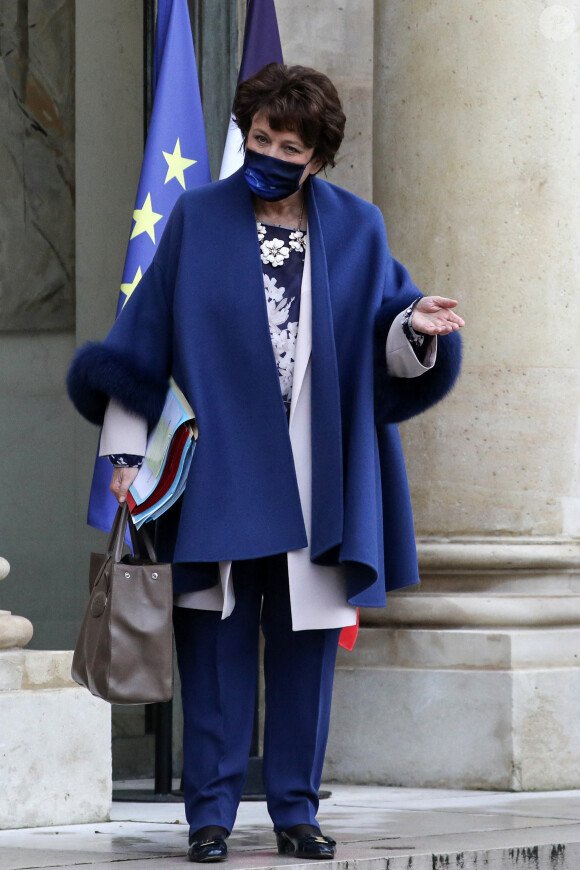 Roselyne Bachelot, ministre de la Culture - Sorties du Conseil des ministres du mercredi 27 janvier 2021 au palais de l'Elysée à Paris © Stéphane Lemouton / Bestimage