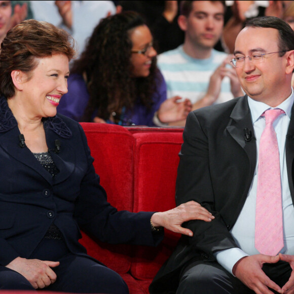 Roselyne Bachelot et son fils Pierre dans l'émission "Vivement dimanche".