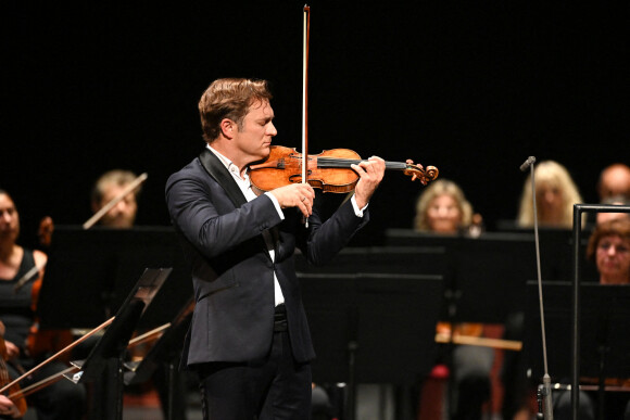 Renaud Capuçon durant un concert gratuit de l'Orchestre Philharmonique de l'Opéra Nice Côte d'Azur dans l'opéra à Nice le 29 août 2020.