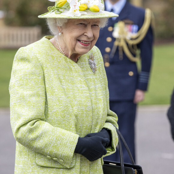 La reine Elizabeth II d'Angleterre assiste à un service pour marquer le centenaire de la Royal Australian Air Force au CWGC Air Forces Memorial à Runnymede, Royaume Uni, le 31 mars 2021.