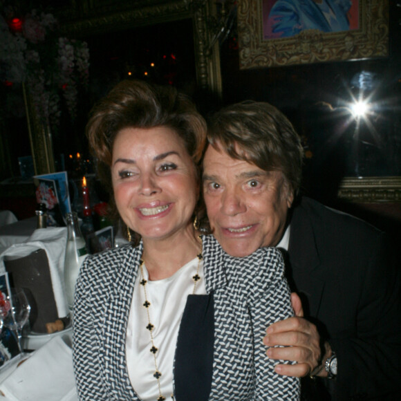Info du 4 avril 2021 Bernard Tapie et sa femme Dominique violentés chez eux lors d'un cambriolage - Bernard Tapie et sa femme Dominique - Michou fête ses 85 ans et les 60 ans de son cabaret à Paris le 20 juin 2016.