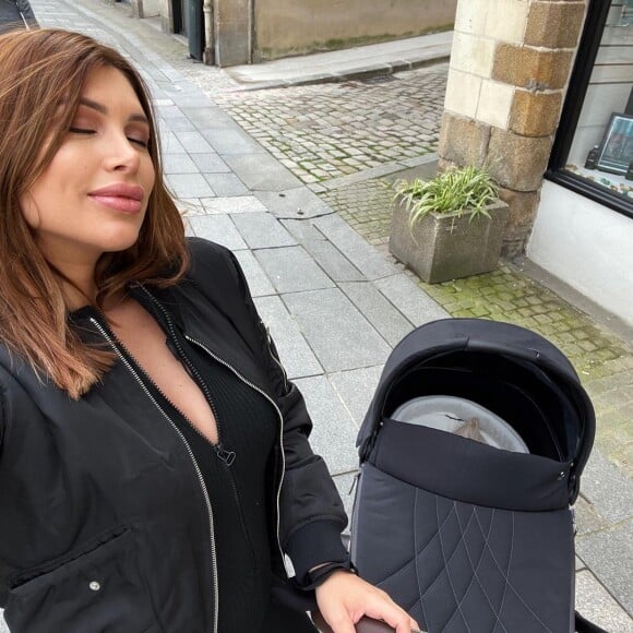 Maeva Martinez, candidate de télé-réalité mariée à son chéri Jules Havez et maman d'un petit Gabriel.