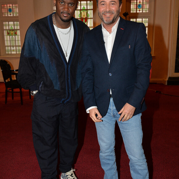 Exclusif - Black M et Bernard Montiel au livestream "CamKev Comedy and Songs" de Camille Lellouche et de Kev Adams diffusé sur la plateforme de streaming Gigson.live, au théâtre Mogador. Paris, France, le 5 avril 2021. © Veeren/Bestimage