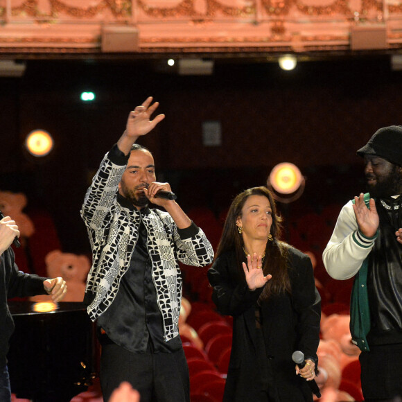 Exclusif - Gad Elmaleh, Camille Lellouche et Djimo au livestream "CamKev Comedy and Songs" diffusé sur la plateforme de streaming Gigson.live, au théâtre Mogador. Paris, France, le 5 avril 2021. © Veeren/Bestimage