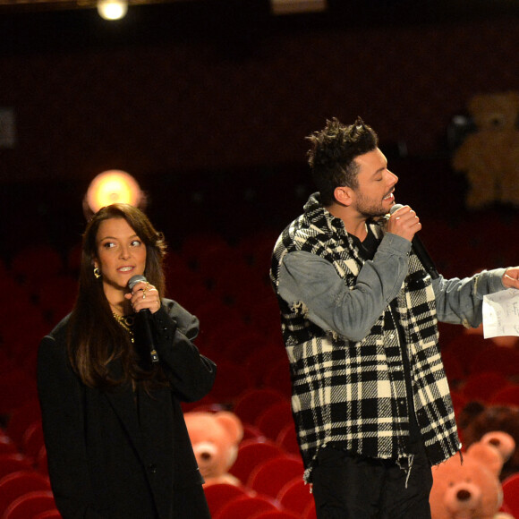 Exclusif - Camille Lellouche, Kev Adams et la chanteuse Suzane au livestream "CamKev Comedy and Songs" diffusé sur la plateforme de streaming Gigson.live, au théâtre Mogador. Paris, France, le 5 avril 2021. © Veeren/Bestimage