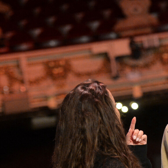 Exclusif - Camille Lellouche et Kev Adams en répétition pour le livestream "CamKev Comedy and Songs", au théâtre Mogador. Paris, France, le 5 avril 2021. © Veeren/Bestimage