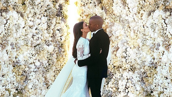 Kim Kardashian : Même séparée, elle reste une fan des produits de Kanye West et le prouve