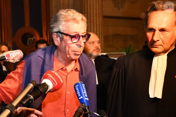 Patrick Balkany à la sortie du palais de justice de Paris après sa condamnation à cinq ans de prison ferme