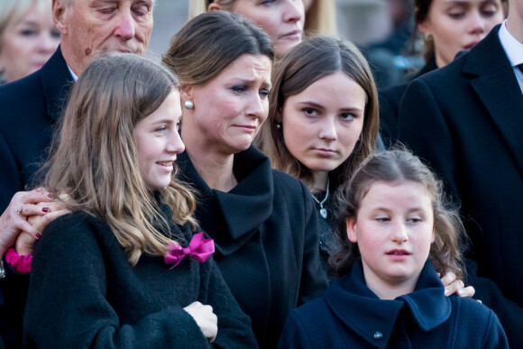 La princesse Martha Louise, Leah Isadora Behn, Ingrid Alexandra, Emma Tallulah Behn, lors des obsèques d'Ari Behn à Oslo, le 3 janvier 2020.