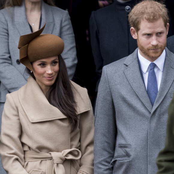 Le prince William, Catherine Kate Middleton la duchesse de Cambridge enceinte, Meghan Markle et son fiancé le prince Harry - La famille royale d'Angleterre arrive à la messe de Noël à l'église Sainte-Marie-Madeleine à Sandringham, le 25 décembre 2017. 
