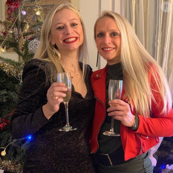 Pauline de "Pékin Express" avec sa soeur Aurélie à Noël, le 25 décembre 2020