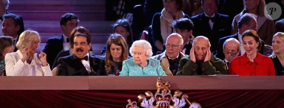 Camilla Parker Bowles, duchesse de Cornouailles, la princesse Beatrice d'York, le roi du Bahrein, Hamed ben Issa Al Khalifa, la reine Elisabeth II d'Angleterre, le prince Philip, duc d'Edimbourg, et Kate Catherine Middleton, duchesse de Cambridge - La famille royale d'Angleterre lors des célébrations du 90ème anniversaire de la reine Elisabeth II au château de Windsor. Le 15 mai 2016