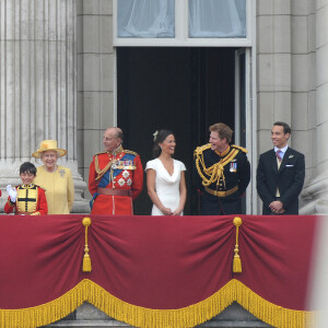 La reine Elizabeth et le prince Philip, Pippa Middleton et le prince Harry, au mariage prince William avec Kate Middleton à Londres en 2011.