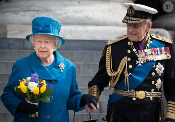 La reine Elisabeth II d'Angleterre et le prince Philip, duc d'Edimbourg lors de la messe pour commémorer la fin des opérations militaires en Afghanistan en la cathédrale St Paul à Londres