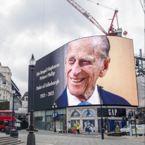 Hommage au prince Philip à Piccadilly Circus, à Londres. Avril 2021