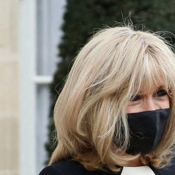 Le président de la république française, Emmanuel Macron et sa femme la Première Dame, Brigitte Macron reçoivent le président ukrainien, Volodymyr Zelensky et sa femme la Première Dame, Olena Volodymyrivna Zelenska pour un déjeuner de travail au palais de l'Elysée à Paris, France, le 16 avril 2021. © Stéphane Lemouton/Bestimage 