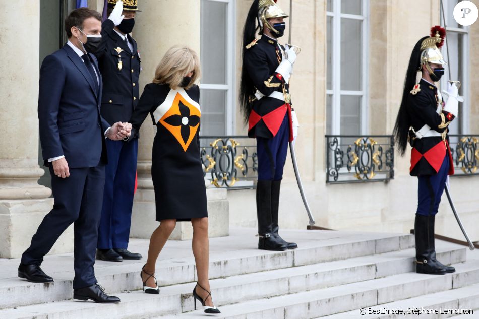 Le président de la république française, Emmanuel Macron et sa femme la Première Dame, Brigitte Macron reçoivent le président ukrainien, Volodymyr Zelensky et sa femme la Première Dame, Olena Volodymyrivna Zelenska pour un déjeuner de travail au palais de l'Elysée à Paris, France, le 16 avril 2021. © Stéphane Lemouton/Bestimage