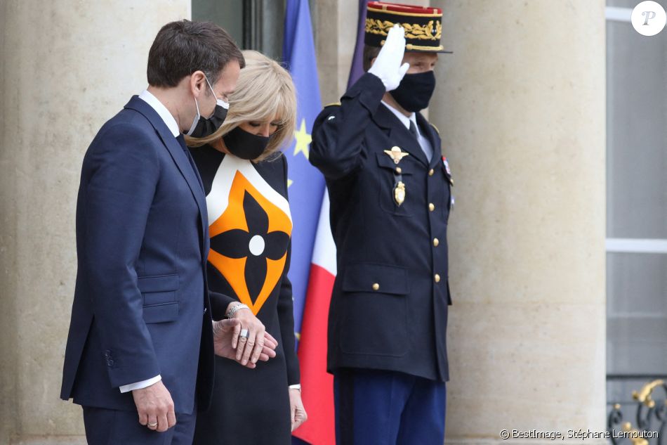 Le président de la république française, Emmanuel Macron et sa femme la Première Dame, Brigitte Macron reçoivent le président ukrainien, Volodymyr Zelensky et sa femme la Première Dame, Olena Volodymyrivna Zelenska pour un déjeuner de travail au palais de l'Elysée à Paris, France, le 16 avril 2021. © Stéphane Lemouton/Bestimage