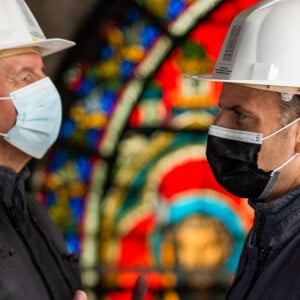 Emmanuel Macron, president de la Republique lors de la visite du chantier de Notre-Dame de Paris, France, le 15 avril 2021. © Romain Gaimmard/Pool/Bestimage 