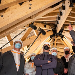 Emmanuel Macron, president de la Republique lors de la visite du chantier de Notre-Dame de Paris, France, le 15 avril 2021. © Romain Gaimmard/Pool/Bestimage 