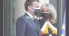 Brigitte Macron surprend avec une robe graphique au bras d'Emmanuel pour un déjeuner à l'Elysée