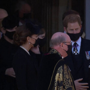 Le prince William, duc de Cambridge, et le prince Harry, duc de Sussex, Sorties des funérailles du prince Philip, duc d'Edimbourg à la chapelle Saint-Georges du château de Windsor, Royaume Uni, le 17 avril 2021. 