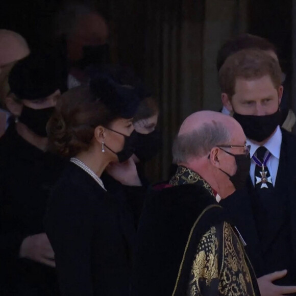 Le prince William, duc de Cambridge, et le prince Harry, duc de Sussex, Sorties des funérailles du prince Philip, duc d'Edimbourg à la chapelle Saint-Georges du château de Windsor, Royaume Uni, le 17 avril 2021. 