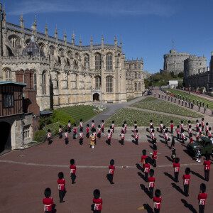 Le prince Charles, prince de Galles, la princesse Anne, le prince Andrew, duc d'York, le prince William, duc de Cambridge, David Armstrong-Jones, comte de Snowdon, Peter Phillips, la princesse Anne, le prince Edward, comte de Wessex, le prince Harry, duc de Sussex, Sir Timothy Laurence - Arrivées aux funérailles du prince Philip, duc d'Edimbourg à la chapelle Saint-Georges du château de Windsor, le 17 avril 2021. 