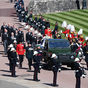 Le prince Charles, prince de Galles, le prince Andrew, duc d'York, le prince William, duc de Cambridge, David Armstrong-Jones, comte de Snowdon, Peter Phillips, la princesse Anne, le prince Edward, comte de Wessex, le prince Harry, duc de Sussex, Sir Timothy Laurence - Arrivées aux funérailles du prince Philip, duc d'Edimbourg à la chapelle Saint-Georges du château de Windsor, Royaume Uni, le 17 avril 2021. 